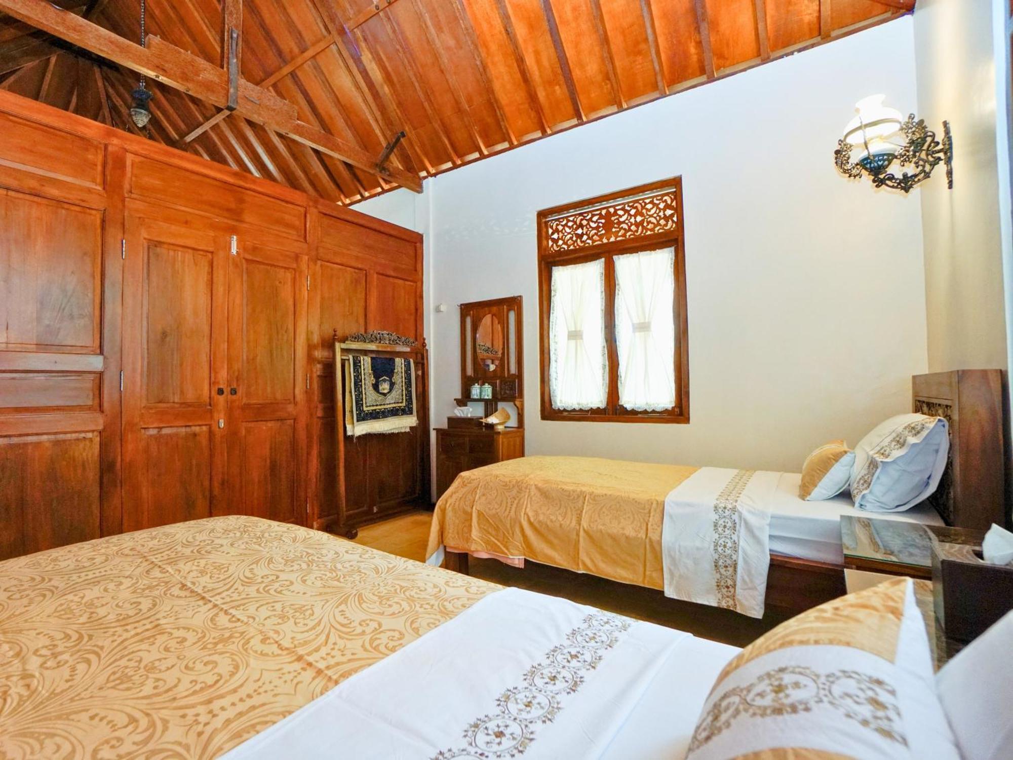 Ndalem Nitihardjan Hotel Magelang Bagian luar foto