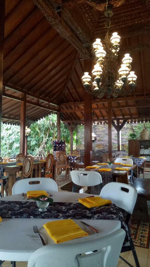 Ndalem Nitihardjan Hotel Magelang Bagian luar foto